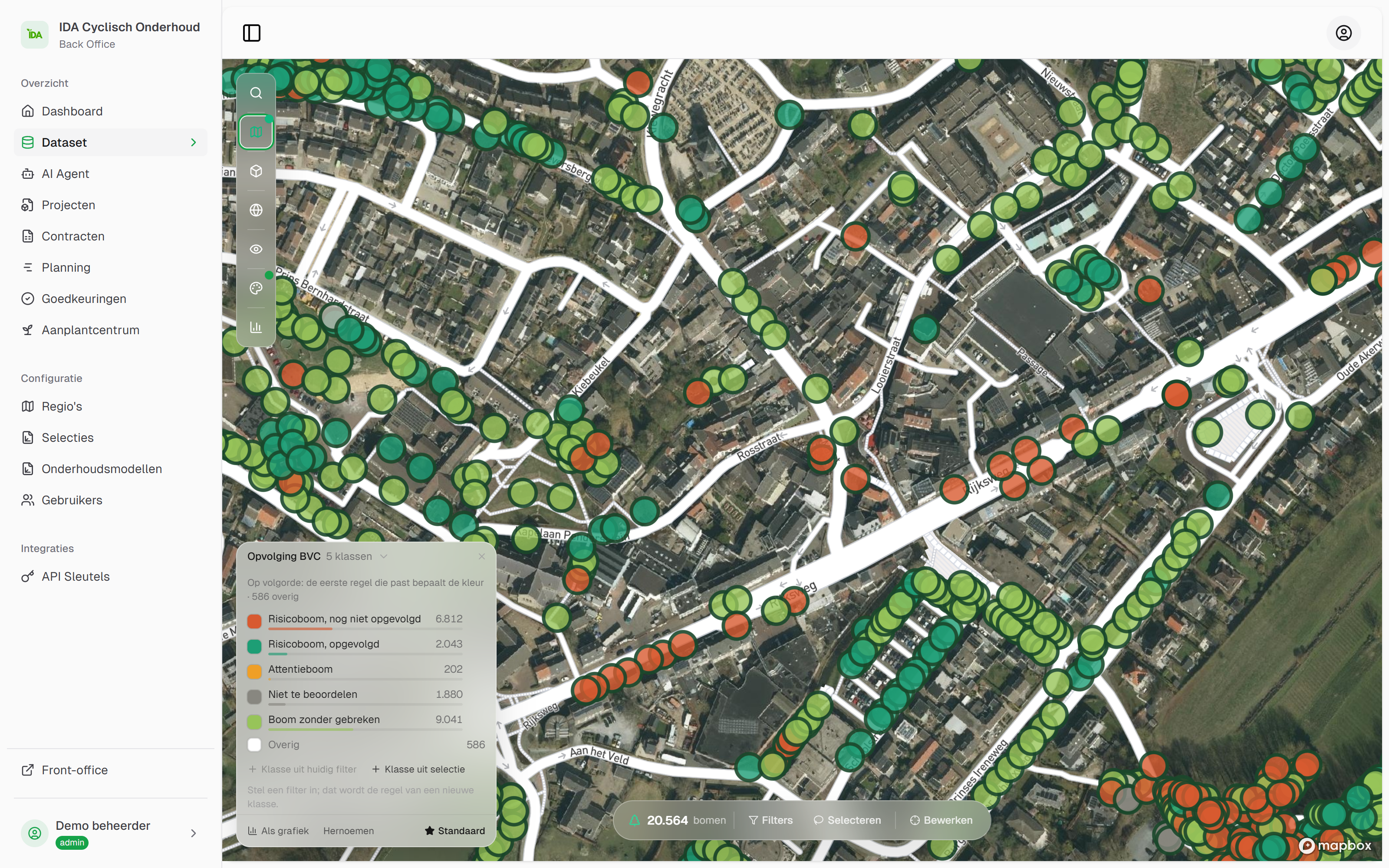 De dataset van IDA op de PDOK-luchtfoto: boompunten gekleurd door de visualisatie Opvolging BVC, de legenda met vijf klassen linksonder en onderaan de werkbalk met 20.564 bomen.